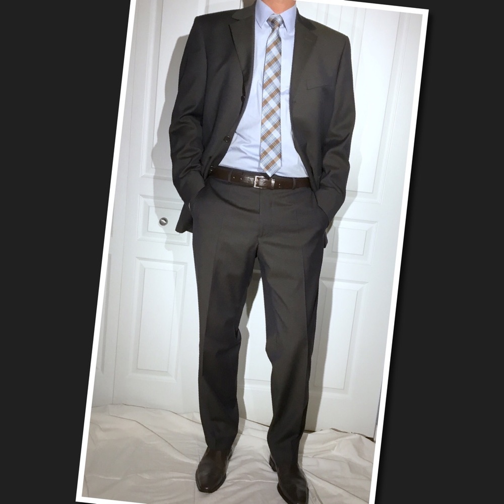 ***SOLD*** Hugo Boss Suit - Size 50 Euro / 40 US